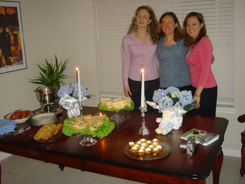 2005/02(Feb)/03(HeatherBabyShower)/800x600_2005-02-12 15-42-50.JPG